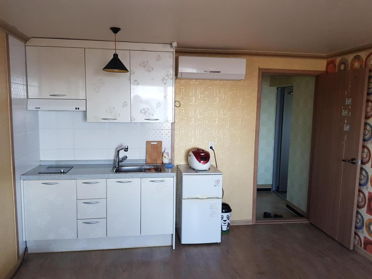 Purmir Pension Сеогвипо Екстериор снимка